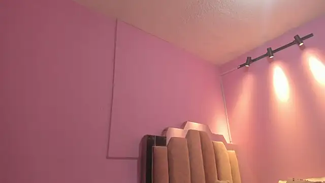 LoveQueen2 online show from September 26, 2025, 11:39 am