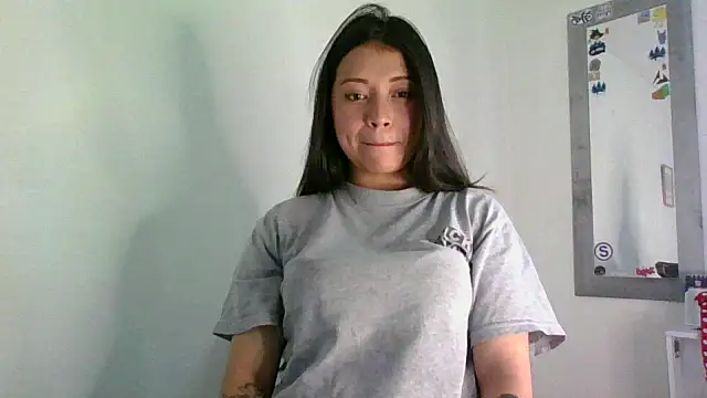 katherodriguezx online show from April 12, 2026, 8:56 pm