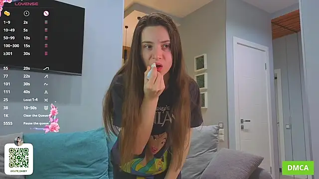 DonnaBurkee online show from November 3, 2025, 5:34 am