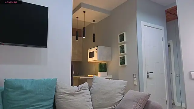 DonnaBurkee online show from November 8, 2025, 4:16 am