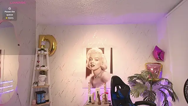 SALOOMEE   online show from September 29, 2025, 10:54 am