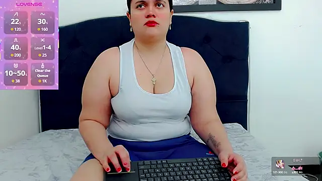 Snapshot of brunnette_hot chatting on October 9, 2025, 11:11 am brunnette hot online show from October 9, 2025, 11:11 am