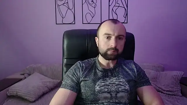 brindlefly6969 online show from February 11, 2026, 11:43 am