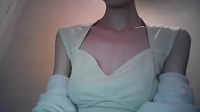 ElizaSwon online show from September 11, 2025, 4:18 pm