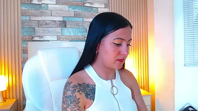 isabella smith  online show from November 10, 2025, 8:03 pm