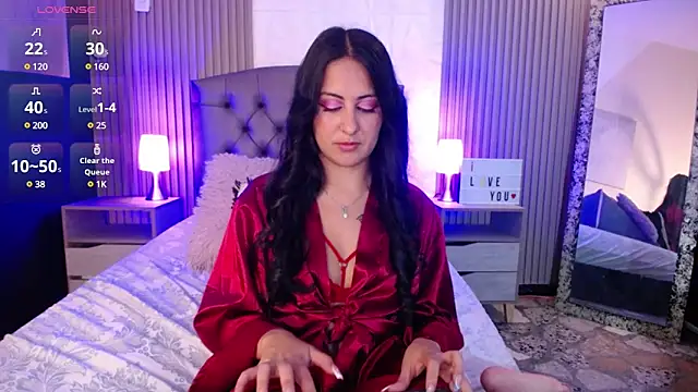 isabella smith  online show from February 11, 2025, 4:56 pm