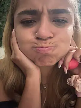 pamell col online show from December 4, 2024, 11:30 pm