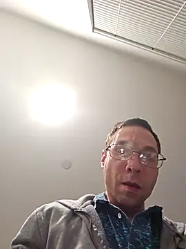Snapshot of Iliketocooksquirt25 chatting on April 18, 2026, 6:05 am Iliketocooksquirt25 online show from April 18, 2026, 6:05 am