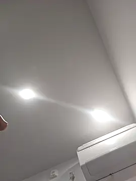 Iliketocooksquirt25 online show from April 13, 2026, 4:33 pm