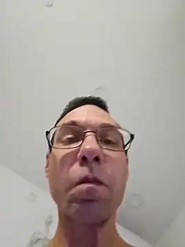 Iliketocooksquirt25 online show from December 1, 2025, 11:05 pm