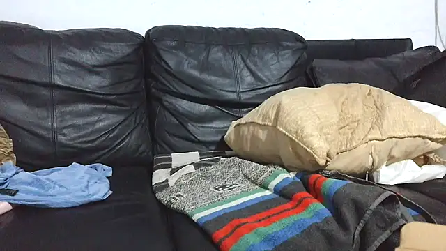 Snapshot of Youns98 chatting on October 9, 2025, 8:53 pm Youns98 online show from October 9, 2025, 8:53 pm