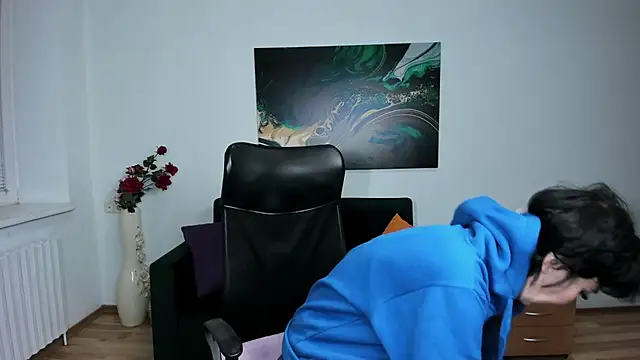 Snapshot of Silvia_Wallec chatting on September 28, 2025, 5:53 pm Silvia Wallec online show from September 28, 2025, 5:53 pm