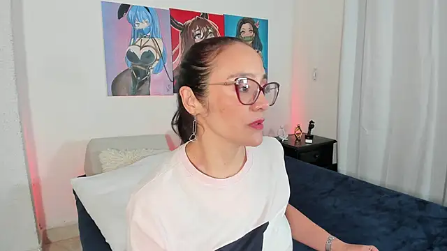 Jessica Herrera  online show from September 17, 2025, 9:39 pm