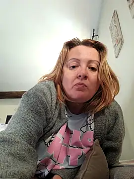 lady charlyne online show from November 4, 2025, 9:24 am