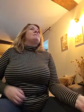 lady charlyne online show from January 19, 2026, 1:59 pm