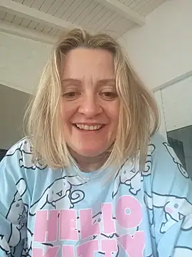 lady charlyne online show from January 17, 2025, 11:38 am