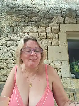 Snapshot of lady_charlyne chatting on July 11, 2026, 7:52 am lady charlyne online show from July 11, 2026, 7:52 am