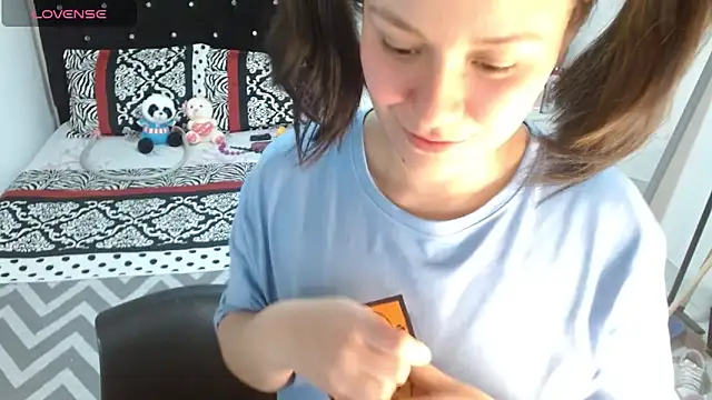 Snapshot of soniafuckboobs chatting on October 6, 2025, 12:39 pm soniafuckboobs online show from October 6, 2025, 12:39 pm