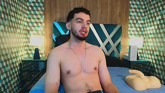 Michael magno online show from October 31, 2025, 10:05 pm