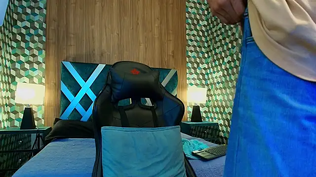 Michael magno online show from October 4, 2025, 9:27 pm