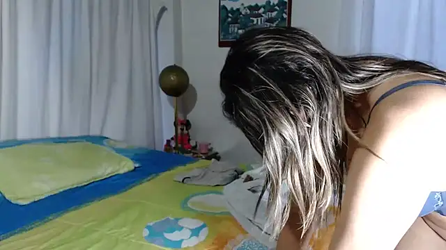 Chantal hott online show from November 12, 2025, 10:35 pm