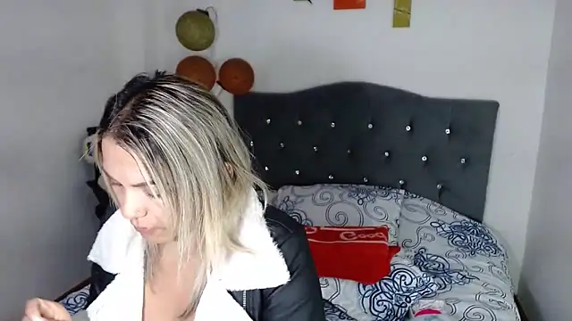 Chantal hott online show from February 22, 2026, 1:08 am