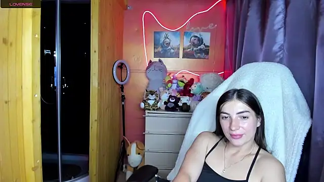 Snapshot of Fiery_Brunette_ chatting on July 19, 2026, 3:37 am Fiery Brunette online show from July 19, 2026, 3:37 am