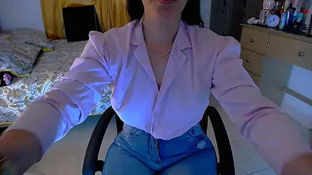 BitterMomXxx online show from April 15, 2026, 1:26 pm