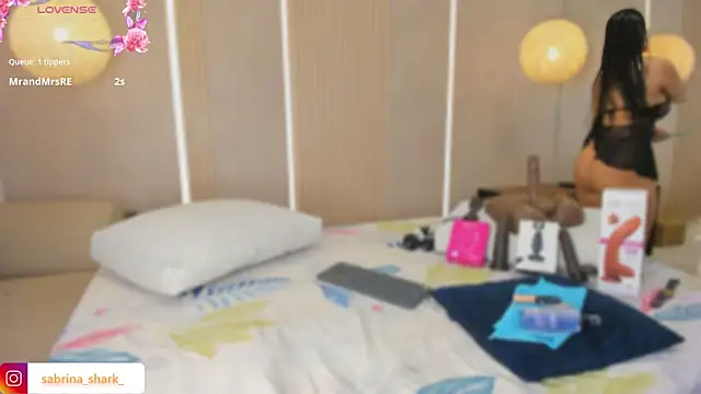 sabrina shark  online show from September 26, 2025, 2:07 am