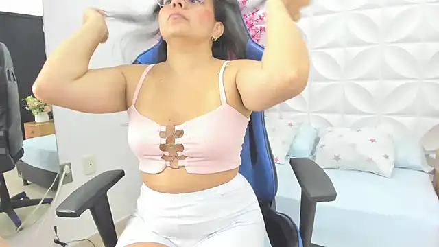 ayla13  online show from September 10, 2025, 7:13 pm