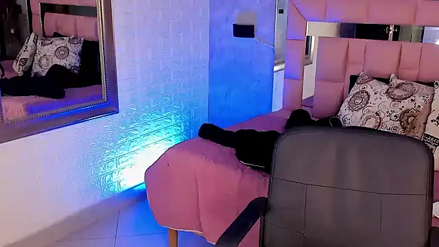 catalina  23 online show from March 20, 2025, 11:12 pm