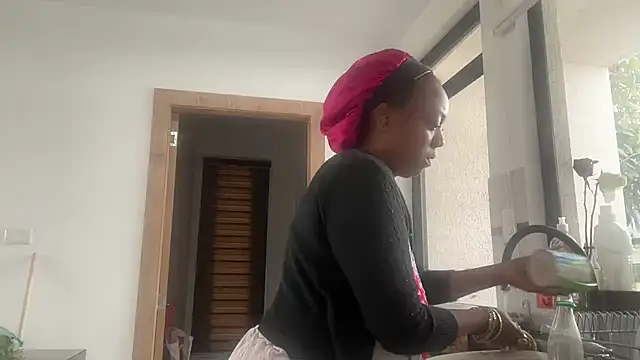 ChocolateCakeQueen online show from October 18, 2025, 3:03 pm