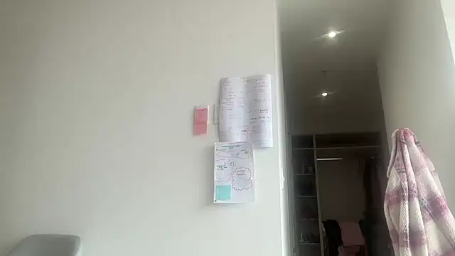 Snapshot of ChocolateCakeQueen chatting on June 20, 2026, 7:08 pm ChocolateCakeQueen online show from June 20, 2026, 7:08 pm
