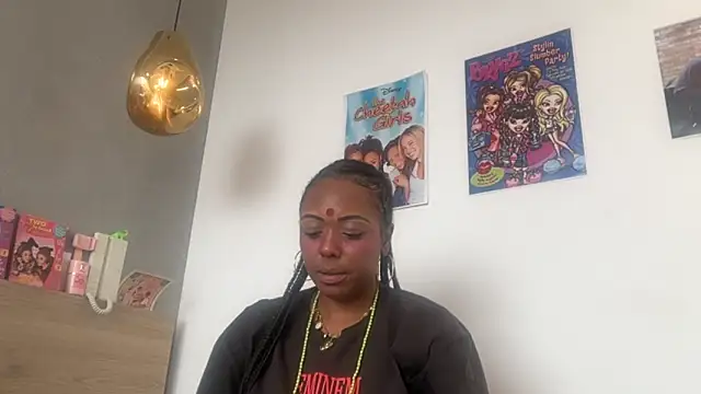 Snapshot of ChocolateCakeQueen chatting on June 6, 2026, 8:47 pm ChocolateCakeQueen online show from June 6, 2026, 8:47 pm