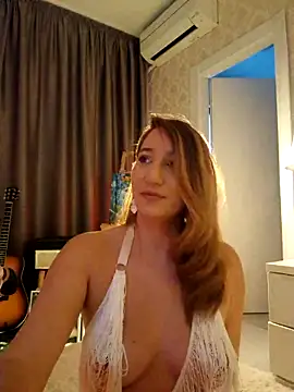 IreneHope online show from March 12, 2025, 3:40 pm