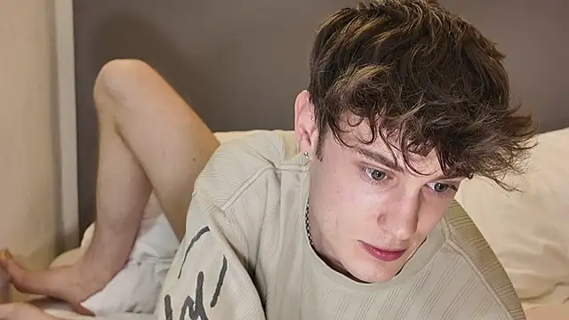 twinkyjd  online show from April 11, 2026, 9:18 pm