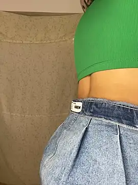 hannahb-e online show from March 12, 2025, 7:04 pm