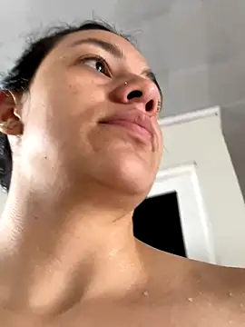 hannahb-e online show from September 23, 2025, 4:36 pm