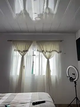 hannahb-e online show from September 11, 2025, 3:12 pm