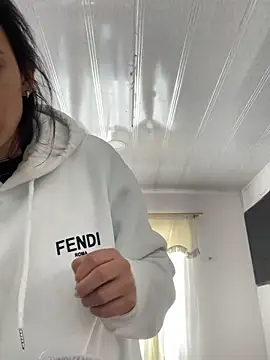 hannahb-e online show from October 2, 2025, 4:21 pm