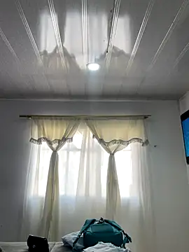 hannahb-e online show from November 18, 2025, 9:18 pm