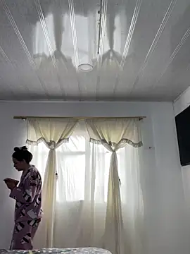 hannahb-e online show from October 4, 2025, 2:40 pm