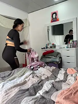 hannahb-e online show from October 6, 2025, 3:24 pm