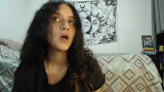 AlinaWoolf  online show from February 4, 2025, 2:39 am