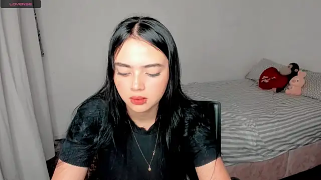 Snapshot of Sarah_angell chatting on December 22, 2024, 4:38 pm Sarah angell online show from December 22, 2024, 4:38 pm