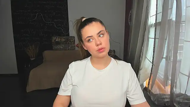 IsabellaBler online show from February 18, 2026, 6:55 am