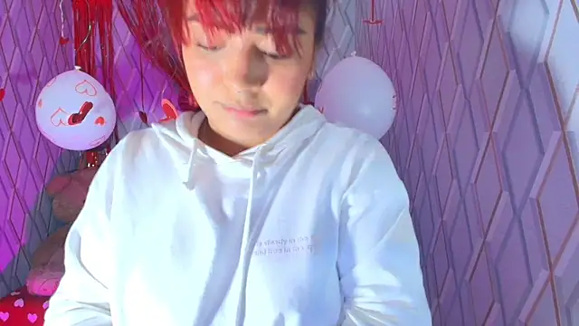 NicolleTaylor online show from February 12, 2026, 4:12 am