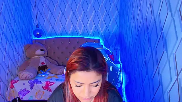 NicolleTaylor online show from November 10, 2025, 3:44 am