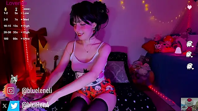 Snapshot of bluelen chatting on February 14, 2025, 7:49 am bluelen online show from February 14, 2025, 7:49 am