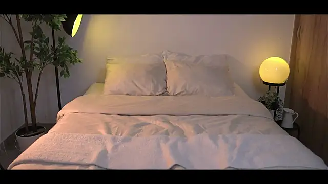 SrLuis18 online show from November 12, 2025, 8:56 pm